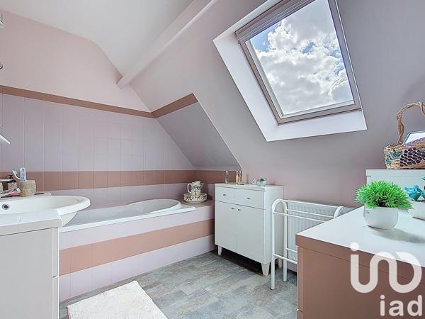 Maison traditionnelle 5 pièces de 102 m² à Pontault-Combault (77340)