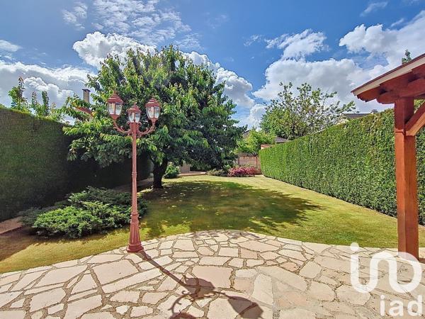 Maison traditionnelle 5 pièces de 102 m² à Pontault-Combault (77340)