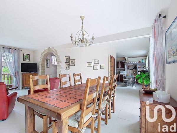 Maison traditionnelle 5 pièces de 102 m² à Pontault-Combault (77340)