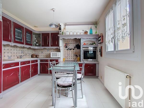 Maison traditionnelle 5 pièces de 102 m² à Pontault-Combault (77340)