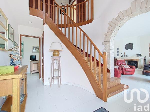 Maison traditionnelle 5 pièces de 102 m² à Pontault-Combault (77340)