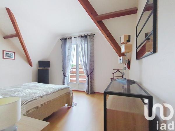 Maison traditionnelle 5 pièces de 102 m² à Pontault-Combault (77340)