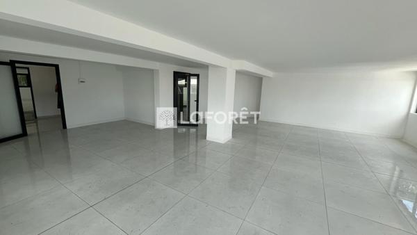 Location local commercial Fort-de-France - 77 m² - 1 839 €/mois