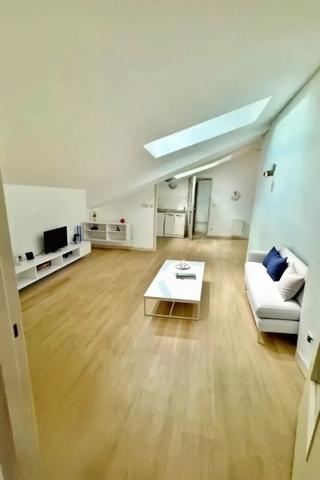 Saint-Étienne (42000) T2 mansardé rénové Hypercentre Saint-Étienne