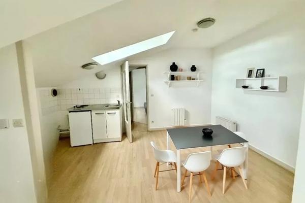 Saint-Étienne (42000) T2 mansardé rénové Hypercentre Saint-Étienne