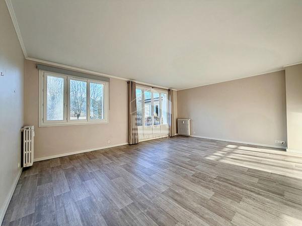 Sèvres Rive Gauche - Appartement 4 pièces de 80,50 m² au dernier étage avec balcon et parking