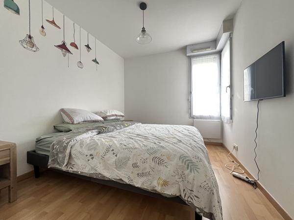 A LOUER T2 meublé Angers 54 m² (balcon et box parking)