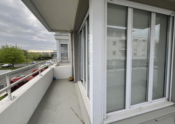A LOUER T2 meublé Angers 54 m² (balcon et box parking)