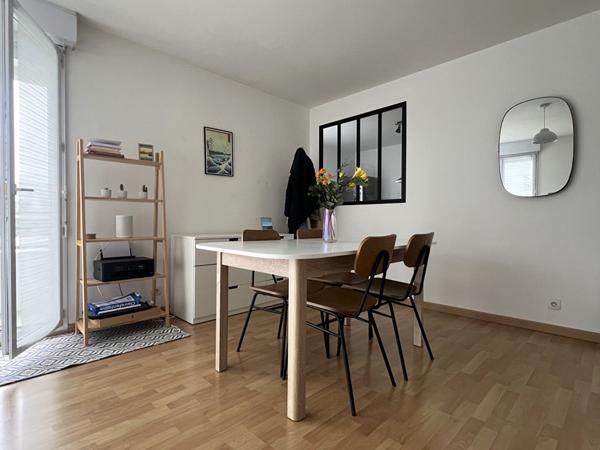 A LOUER T2 meublé Angers 54 m² (balcon et box parking)