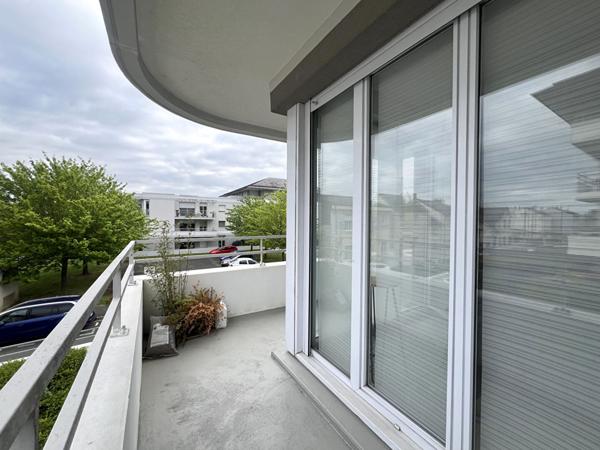 A LOUER T2 meublé Angers 54 m² (balcon et box parking)