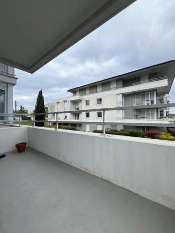 A LOUER T2 meublé Angers 54 m² (balcon et box parking)