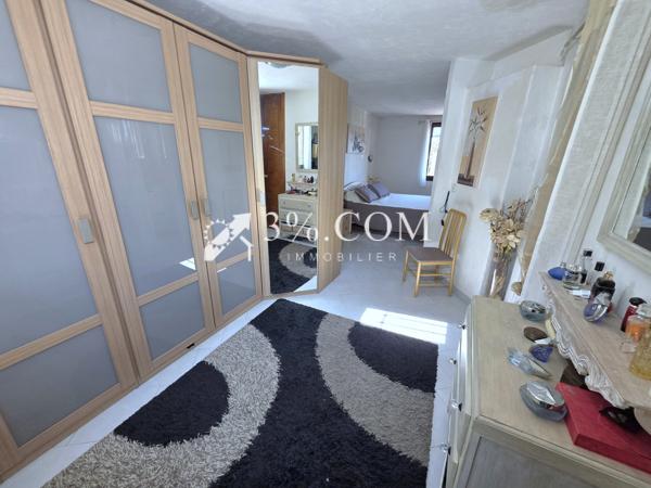 Maison
                                                                                                                                                                                                                                                                                                                        5 pièce(s)                                                                                                                                                                                                          4 chambre(s)                                                                                                                                                                                                          107  m²