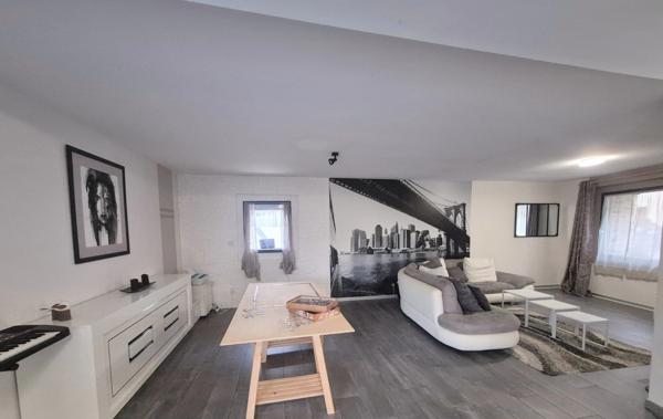 Maison avec garage et spa - 176m2 à SAINT BERTHEVIN (53)