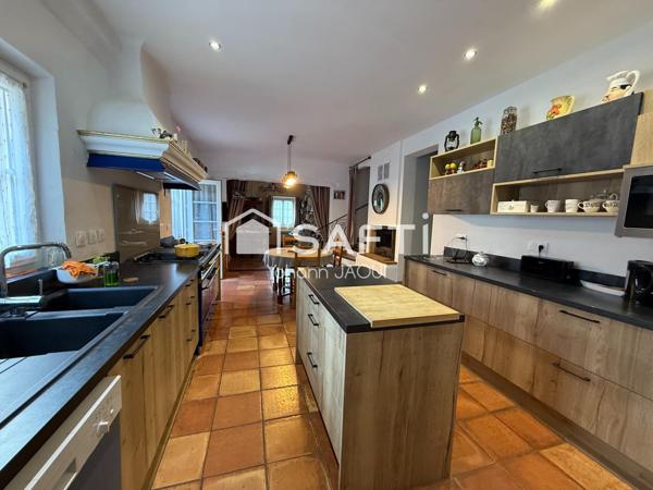 Maison 140 m² avec piscine à débordement, terrain arboré et oliviers – Carcès