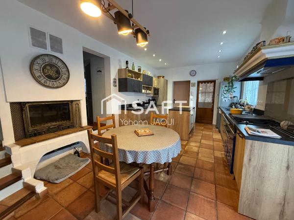 Maison 140 m² avec piscine à débordement, terrain arboré et oliviers – Carcès