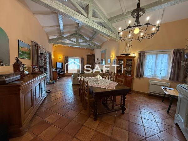 Maison 140 m² avec piscine à débordement, terrain arboré et oliviers – Carcès