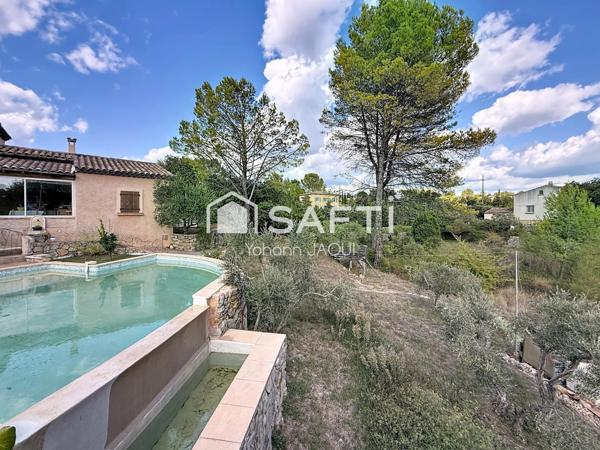 Maison 140 m² avec piscine à débordement, terrain arboré et oliviers – Carcès