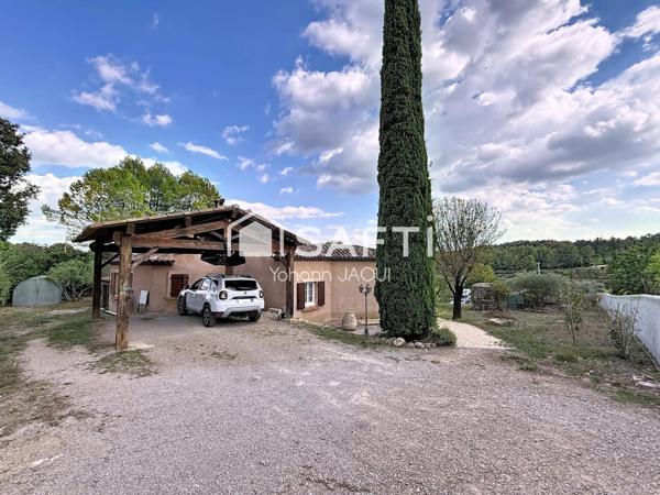 Maison 140 m² avec piscine à débordement, terrain arboré et oliviers – Carcès