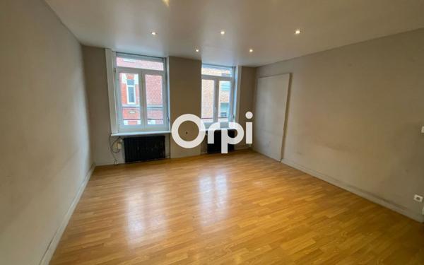 Immeuble à vendre    10 pièces • 390 m2 La Madeleine