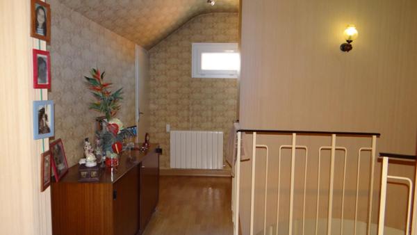 Maison St Sébastien Sur Loire 5 P . 3 Chs . 140 M² . 1 Bureau . 1 Garage . T 446 M²