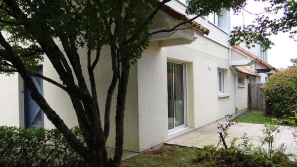 Maison St Sébastien Sur Loire 5 P . 3 Chs . 140 M² . 1 Bureau . 1 Garage . T 446 M²