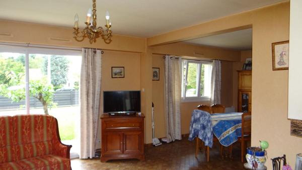 Maison St Sébastien Sur Loire 5 P . 3 Chs . 140 M² . 1 Bureau . 1 Garage . T 446 M²