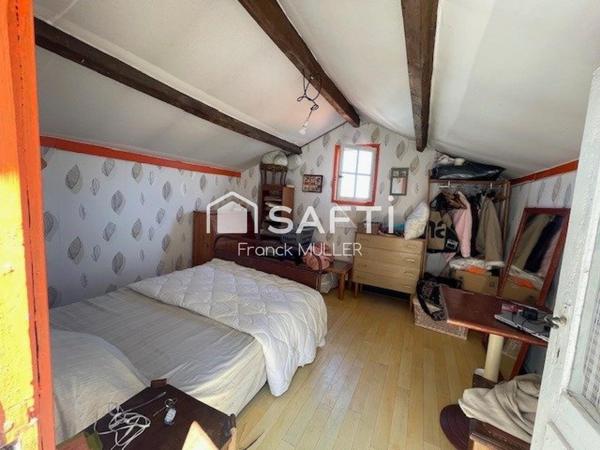 A découvrir, à rénover ! Fort potentiel