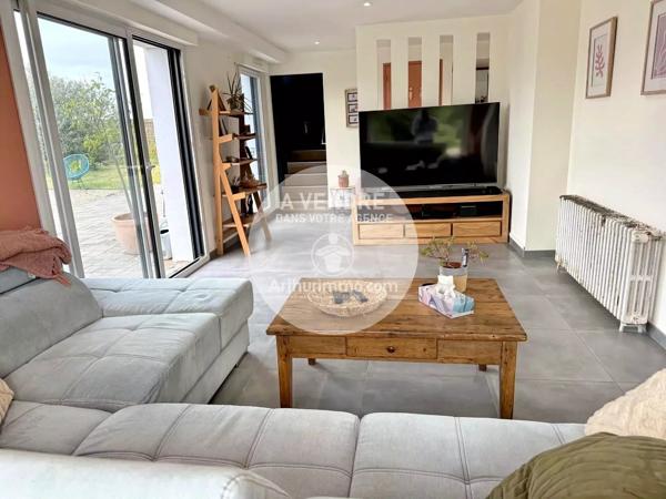 Vente                                                      Maison
                        
                     7 pièces                      191 m2                     à Le Loroux-Bottereau