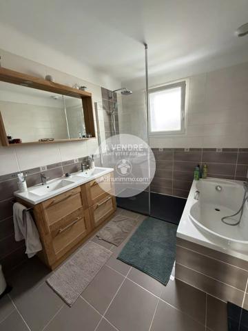 Vente                                                      Maison
                        
                     7 pièces                      191 m2                     à Le Loroux-Bottereau