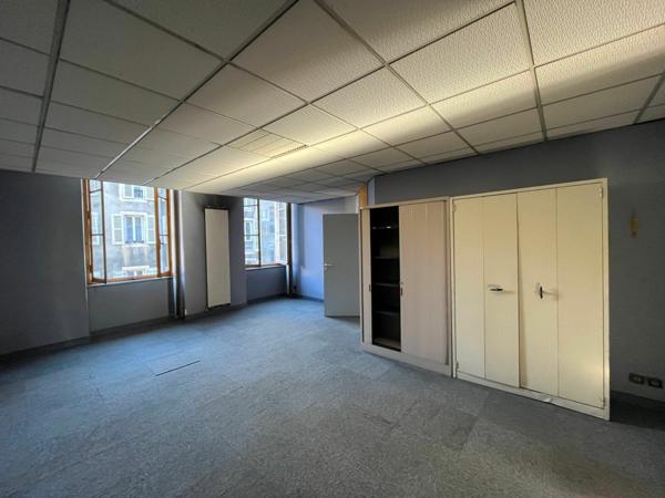 Appartement à vendre    2 pièces • 482,03 m2    Pau