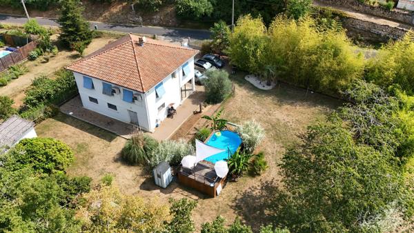 Charmante maison de campagne avec jardin et piscine à 5 mins à pied du bourg de Mouleydier