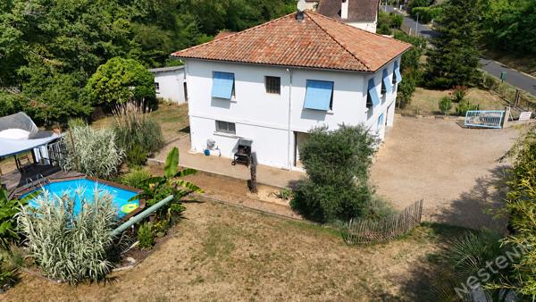 Charmante maison de campagne avec jardin et piscine à 5 mins à pied du bourg de Mouleydier