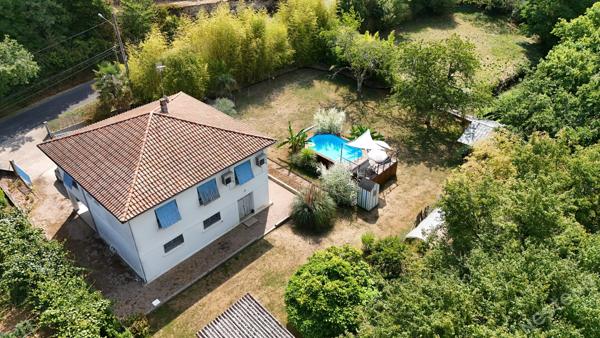 Charmante maison de campagne avec jardin et piscine à 5 mins à pied du bourg de Mouleydier