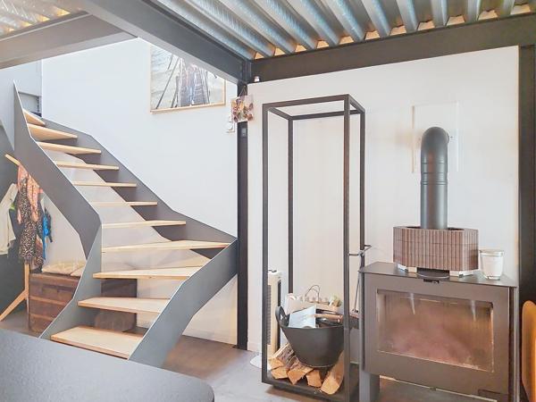 Maison de ville rénovée avec goût, 3 chambres, jardin clos et garage