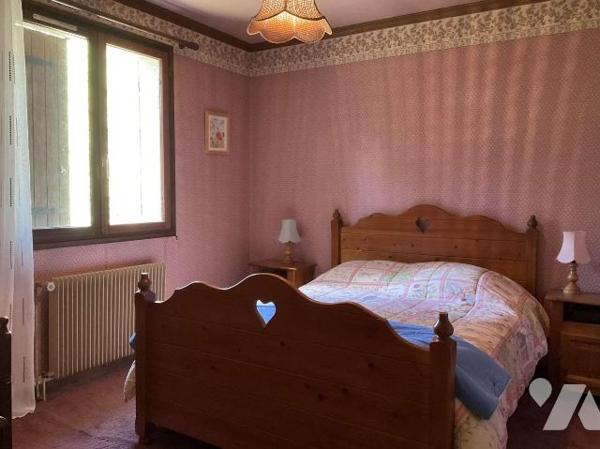 A VENDRE : Maison d'habitation située à une quinzaine de kilomètres de SOUILLAC (Lot- 46) sur u...
