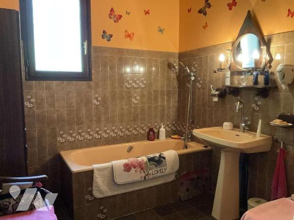 A VENDRE : Maison d'habitation située à une quinzaine de kilomètres de SOUILLAC (Lot- 46) sur u...