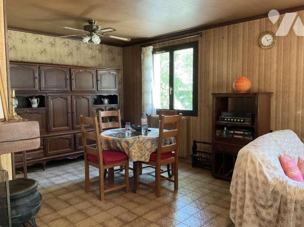 A VENDRE : Maison d'habitation située à une quinzaine de kilomètres de SOUILLAC (Lot- 46) sur u...