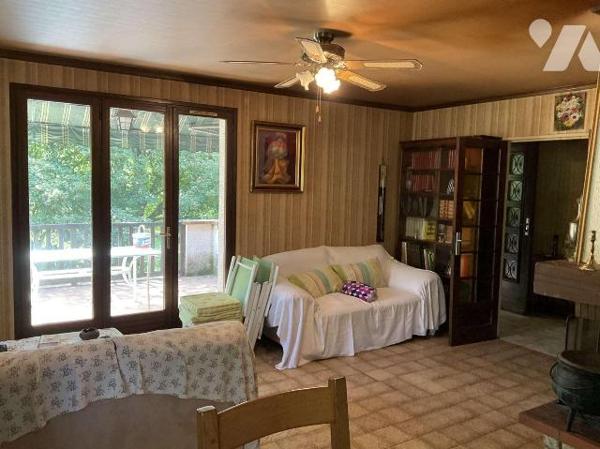 A VENDRE : Maison d'habitation située à une quinzaine de kilomètres de SOUILLAC (Lot- 46) sur u...