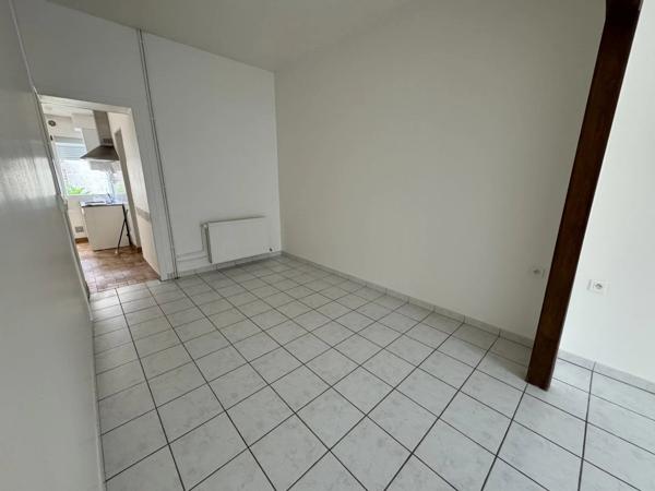 Location                                                      Maison de ville
                        
                     4 pièces                      77 m2                     à Saint-Quentin