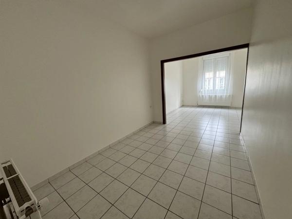 Location                                                      Maison de ville
                        
                     4 pièces                      77 m2                     à Saint-Quentin