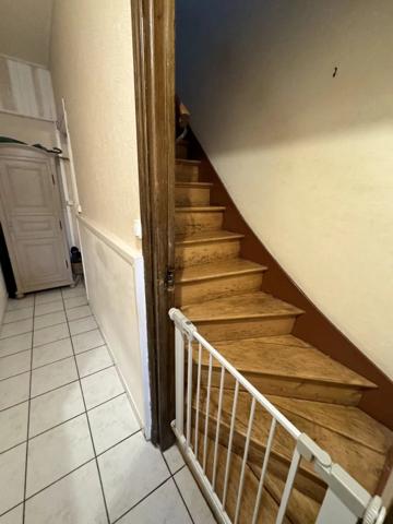 Location                                                      Maison de ville
                        
                     4 pièces                      77 m2                     à Saint-Quentin
