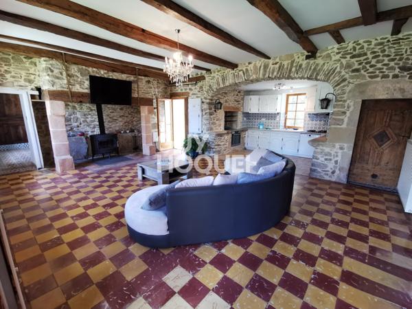 Ancien corps de ferme en pierres rénové – Bien de caractère exceptionnel à Rignac (Aveyron)
