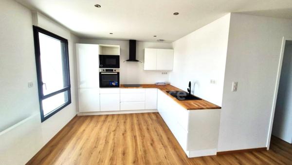 Dpt Finistère (29), à vendre CROZON centre appartement T3 de 57 m² Habitable - Balcon - Cave