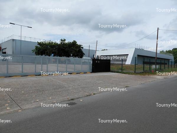 RARE-A LOUER MERIGNAC BÂTIMENT D'ACTIVITES DE 4 000 M² - TERRAIN CLÔTURE
