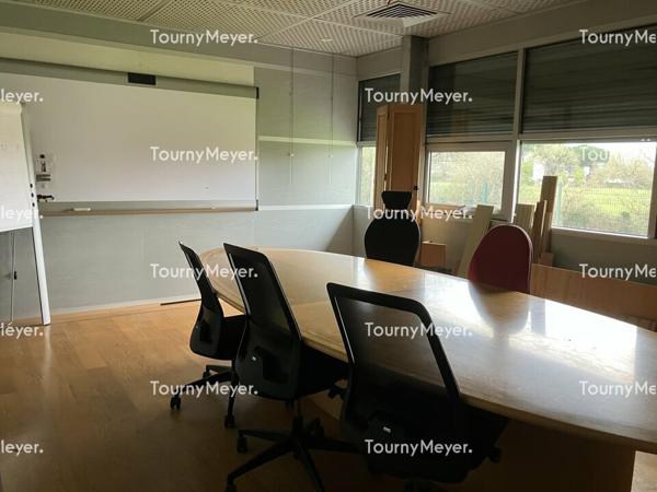 RARE-A LOUER MERIGNAC BÂTIMENT D'ACTIVITES DE 4 000 M² - TERRAIN CLÔTURE