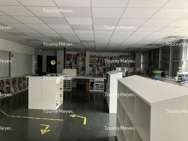 RARE-A LOUER MERIGNAC BÂTIMENT D'ACTIVITES DE 4 000 M² - TERRAIN CLÔTURE