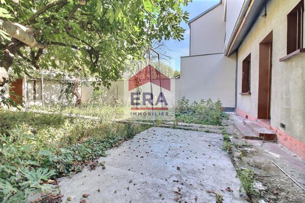 Maison avec jardin et box