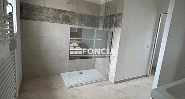 Location Appartement 3 pièces 81.88 m² - Lirac 30126