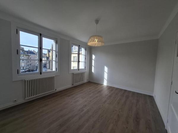 Appartement T4 à louer - 79 m² (réf : 391620)