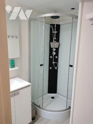 Un appartement Duplex de 24 M² (Loi Carrez), cadastré : section XB n°283, totalement meublé ave...